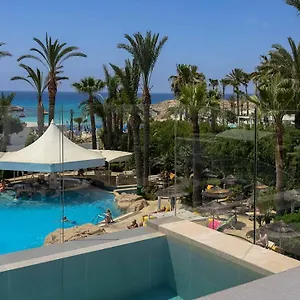 https://tasia-maris-beach-hotel-and-spa.hotelsatayianapa.com