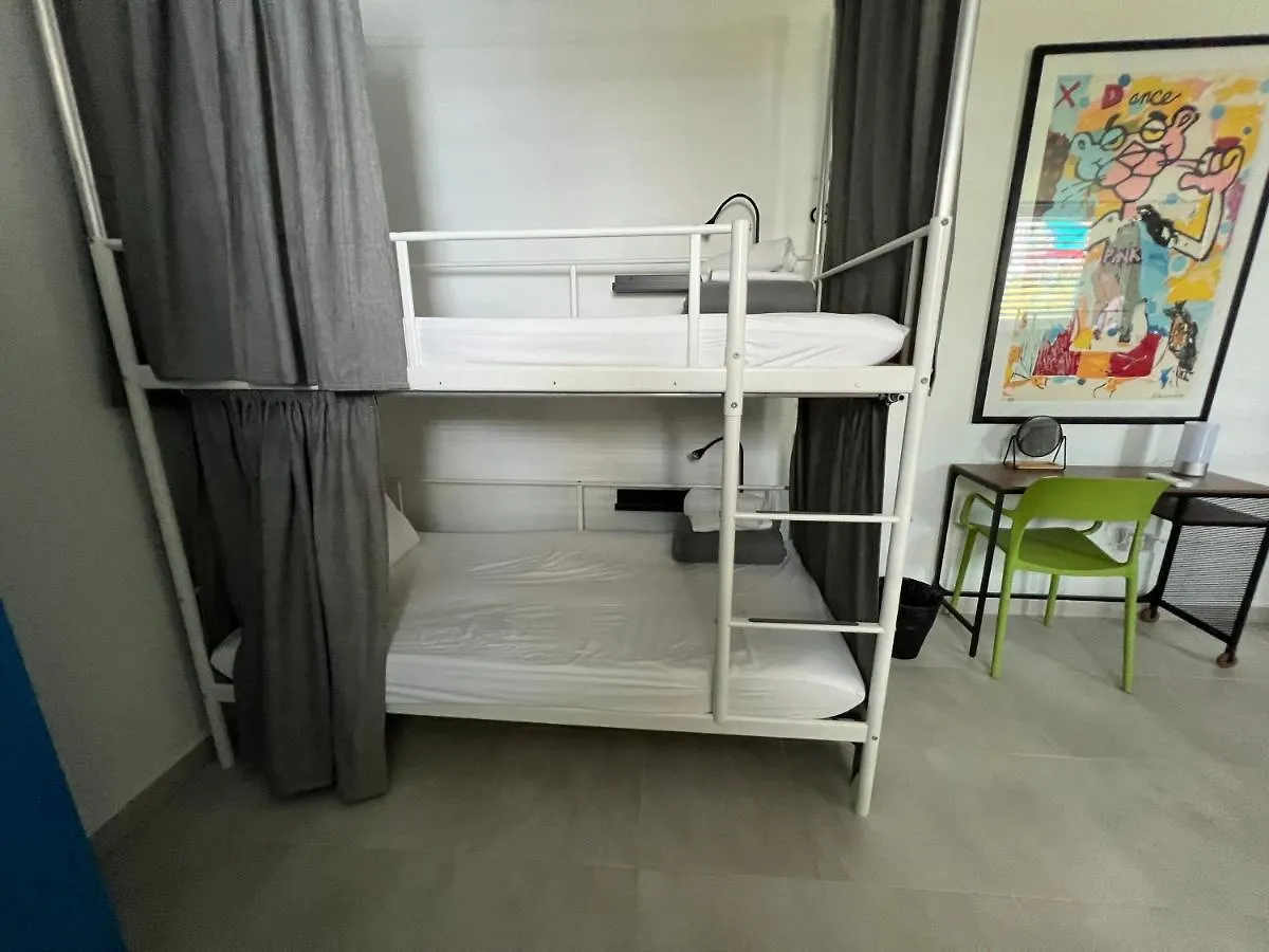 Nomada Beach Hostel- Isla Verde San Juan Albergue